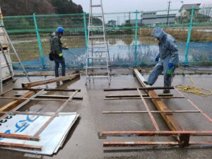 看板撤去と枠の切断