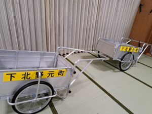 アクリル板にカッティングシート文字看板